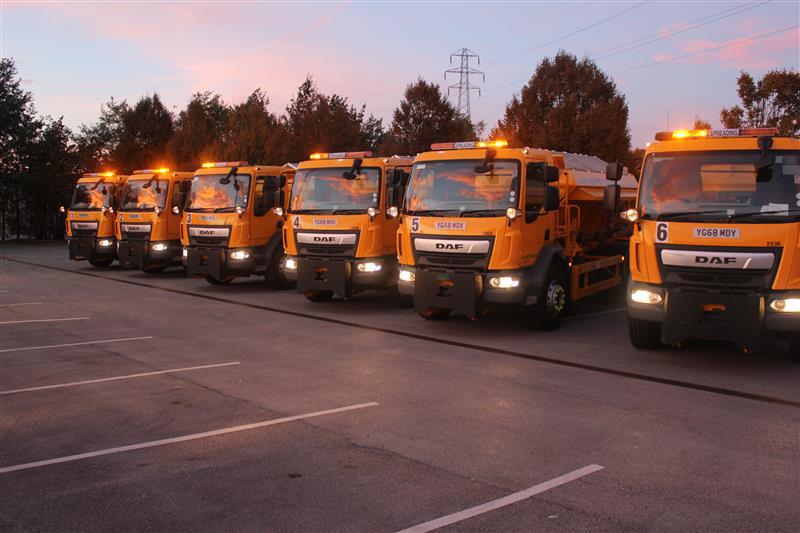 6 Hull City Council gritters